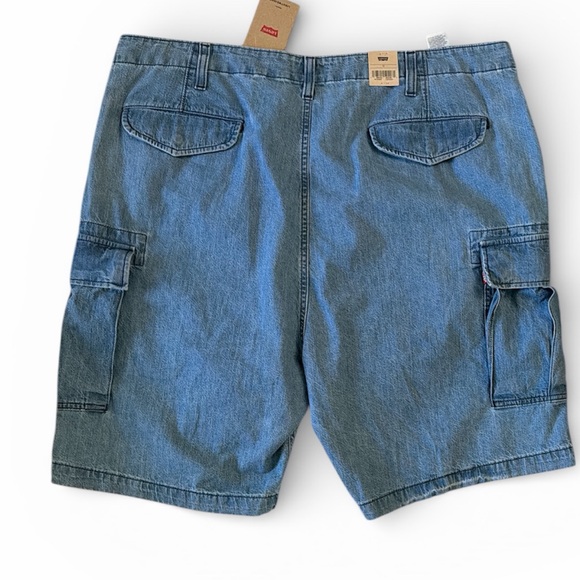NWT Levis Carrier Cargo 9” Blue Denim Shorts Size 42 - Picture 2 of 3
